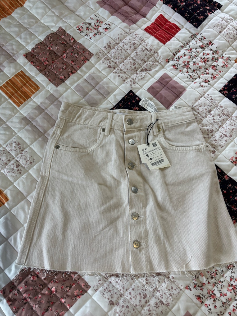 Zara Cream Button-Front Mini Skirt